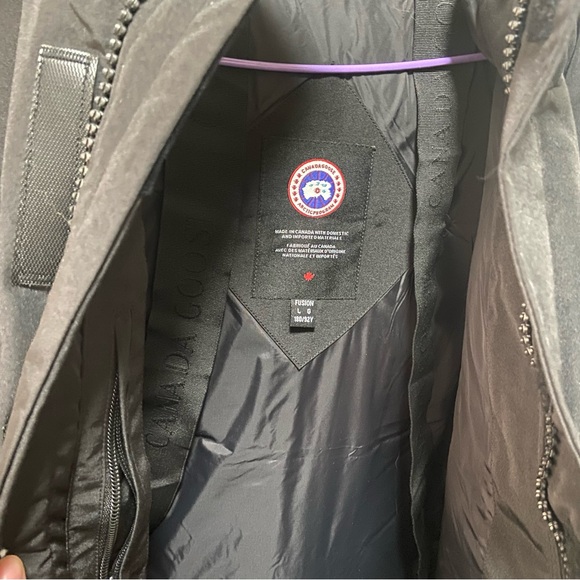Canada Goose Black Puffer Jacket with Fur Trim - Picture 5 of 6